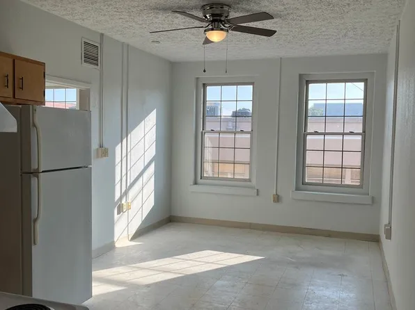 137 East Main Street, 137 E Main St #105, Marion, VA 24354