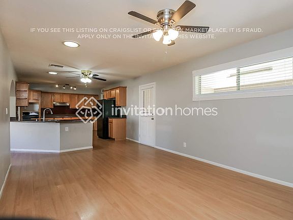5th image of 1052 E Millett Ave