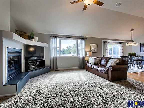 4th image of 9225 Merryvale Dr
