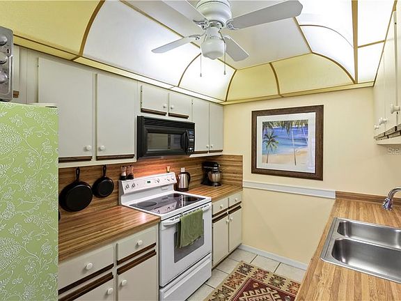 4th image of 2916 Pecan Ave