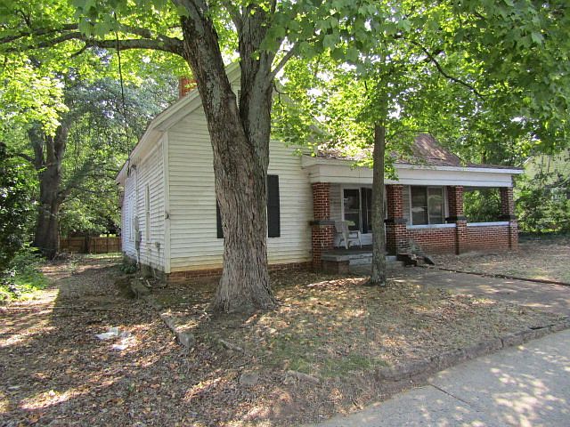 2nd image of 523 S Dekalb St