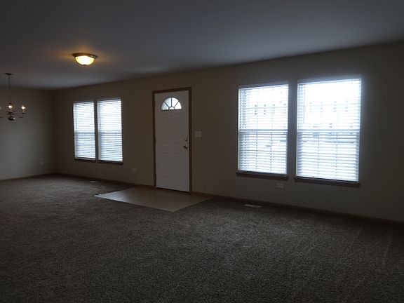 3rd image of 1712 Marilyn Dr