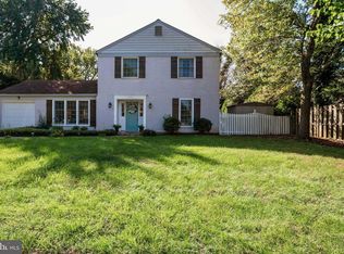 13527 Ellendale Dr, Chantilly, VA 20151