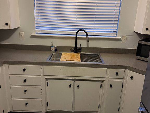 5th image of 2903 Carousel Rd