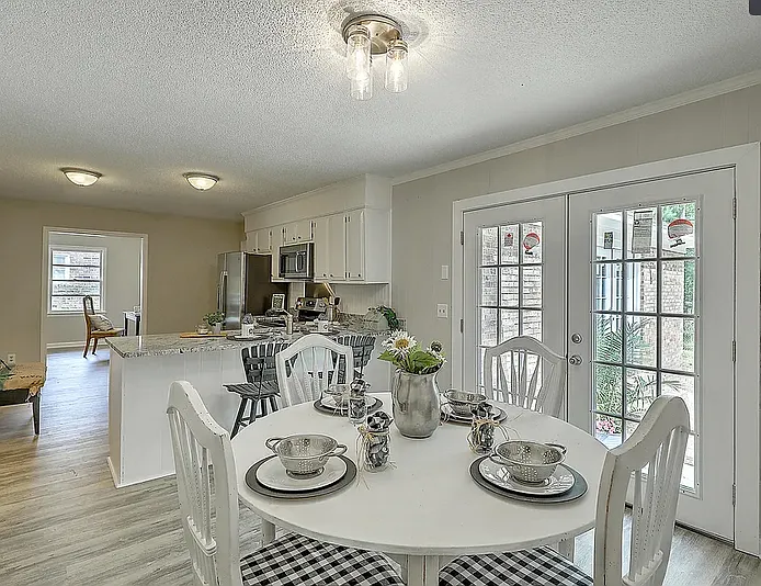 2814 Nantuckett Ave — Photo 6