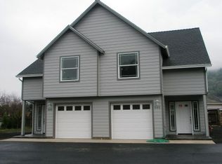 658 Strauss Ave, Winchester, OR 97495