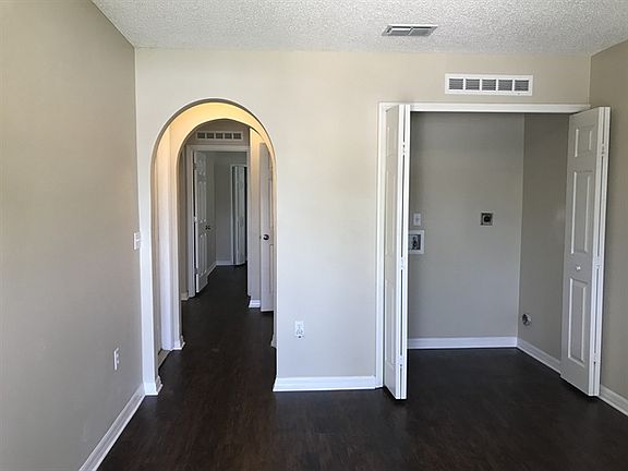 3rd image of 6598 S Gentle Oaks Dr