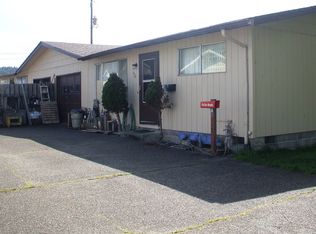 926 Juniper Ave, Reedsport, OR 97467