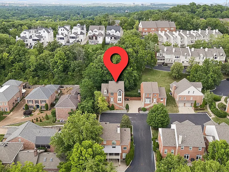 604 Clayborne Ct — Photo 48