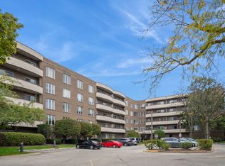 7201 N Lincoln Ave APT 301, Lincolnwood, IL 60712