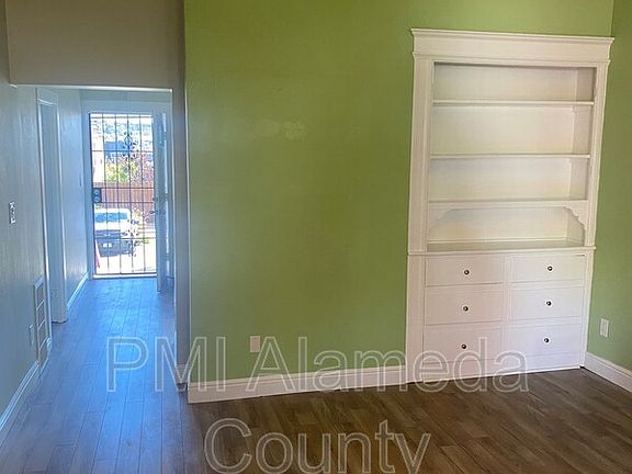2nd image of 1215 Hollister Ave