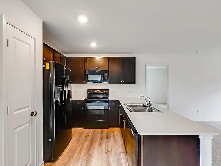 1105 Catfish Ln — Photo 10