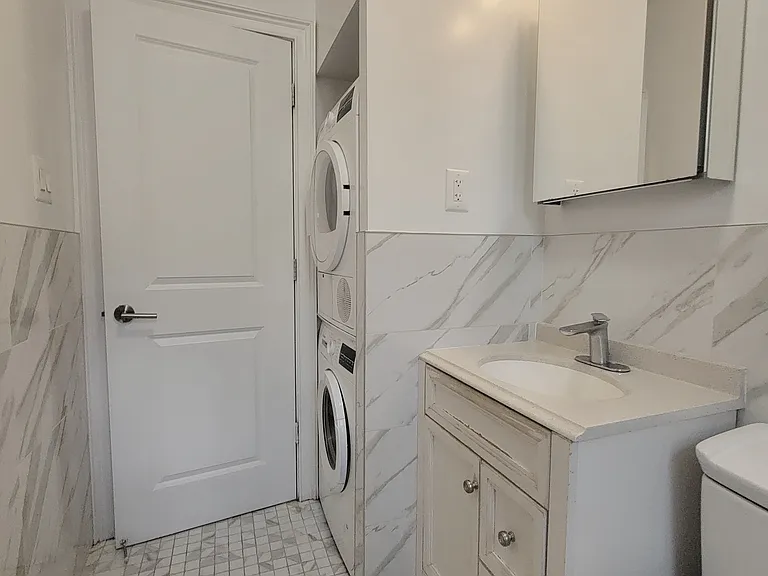 3147 Broadway #7 — Photo 4