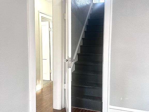 5th image of 5415 Euclid Ave