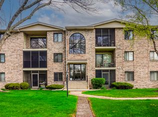 4926 134th St APT 210, Crestwood, IL 60418