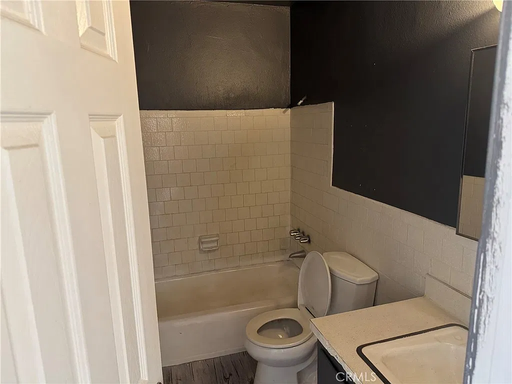 2 bed, 800 sqft, $2,500 — Photo 4