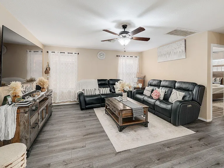 120 Mallard Ln — Photo 5