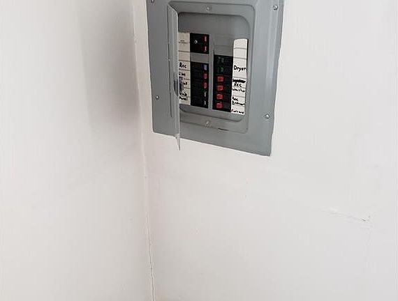 5th image of 1250 E 348th St