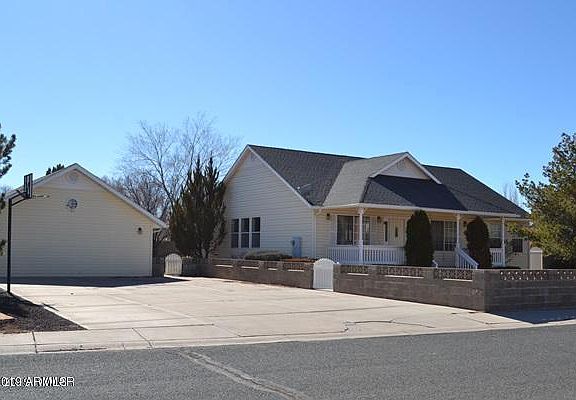 4th image of 1415 Grama Dr