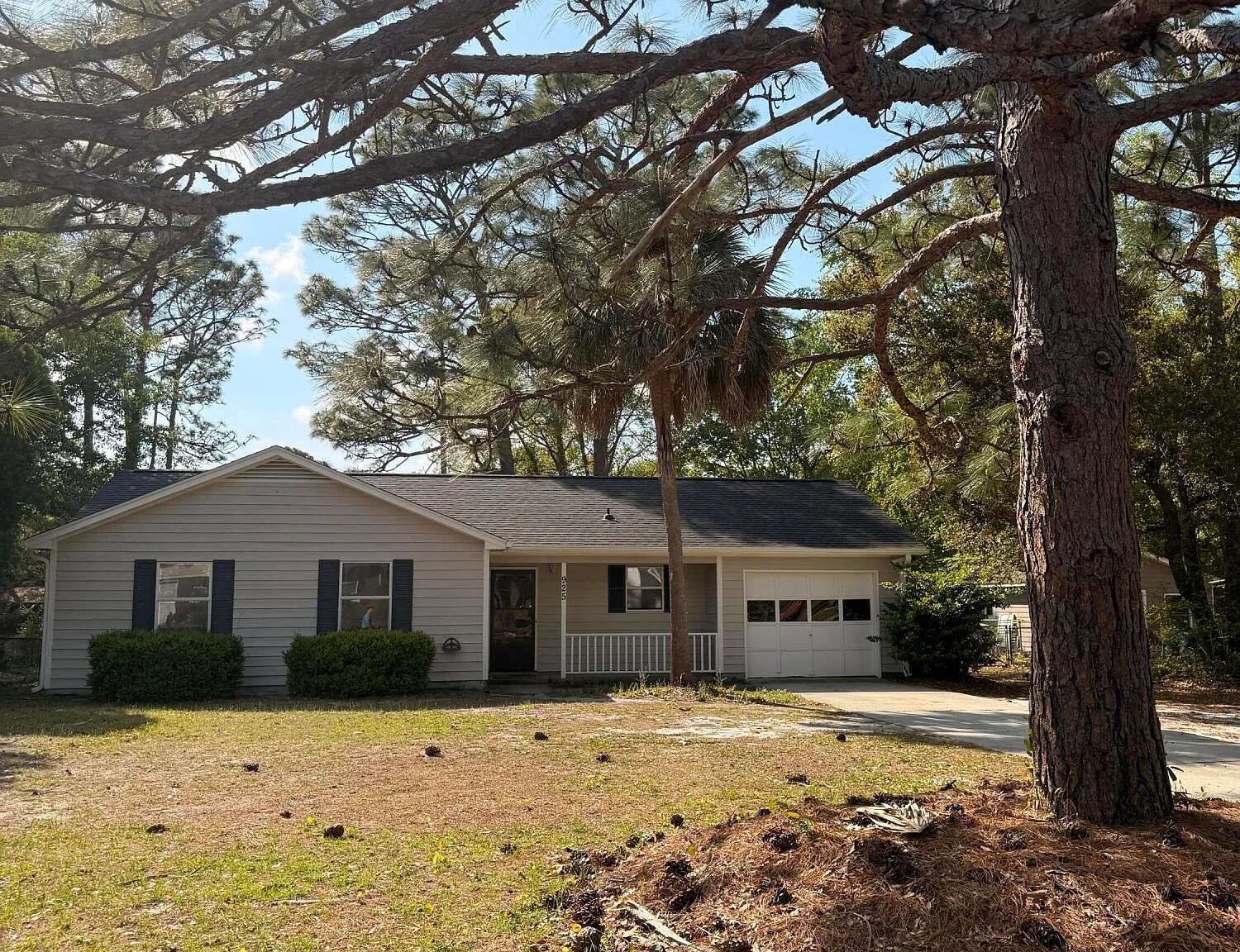 4 bed, 2.0 bath, 1310 sqft, $2,600 — Photo 1