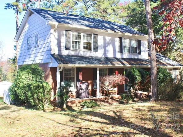 833 Archdale Dr, Charlotte, NC 28217