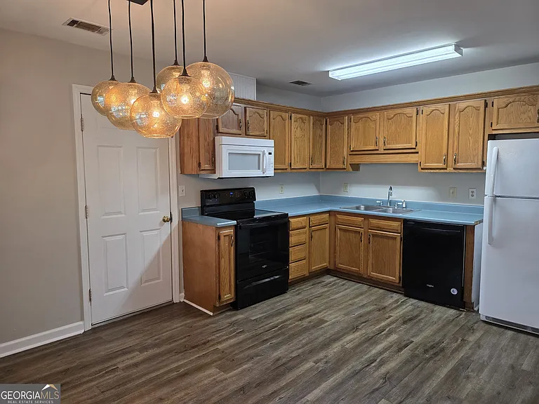 146 John Glenn Dr — Photo 6