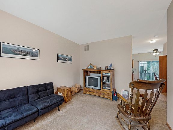 4th image of 323 Terra Springs Cir