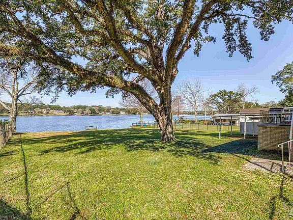 3rd image of 5701 E Shore Dr
