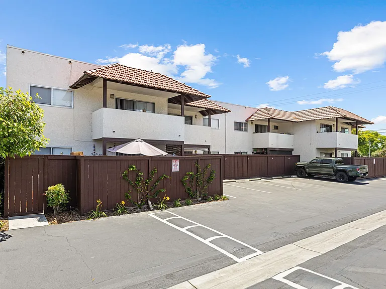 Chapman Terrace — Photo 9