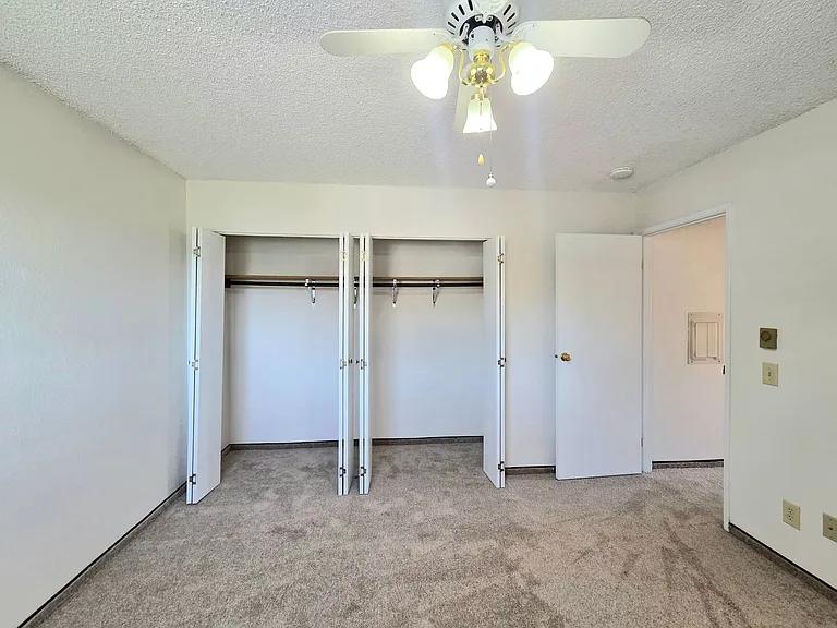 939 N Baker Ave — Photo 24