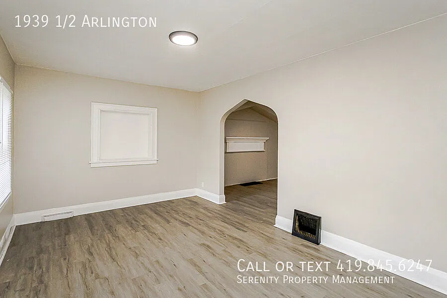 Fall in Love with Your New Home! Charming 1-Bedroom Duplex with Private Entry! — Photo 3