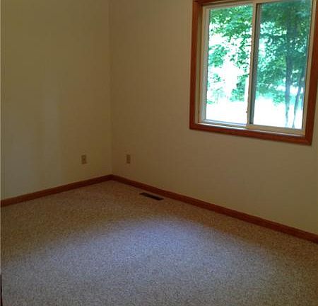 5th image of 18830 Lakewood Cir