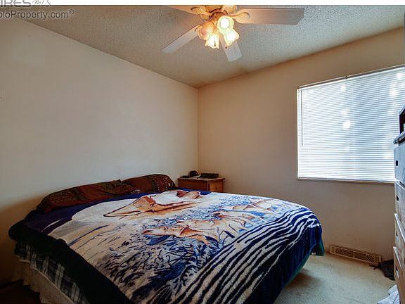 4th image of 520 Pine Dr