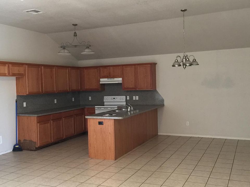 open kitchen / dining and living