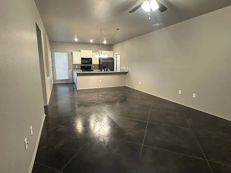 307 Mikeska St — Photo 3
