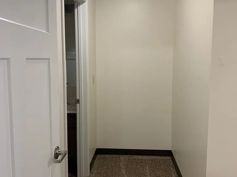 Dakota E & W Apartments — Photo 129