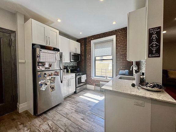 5th image of 30-15 33rd St #3T