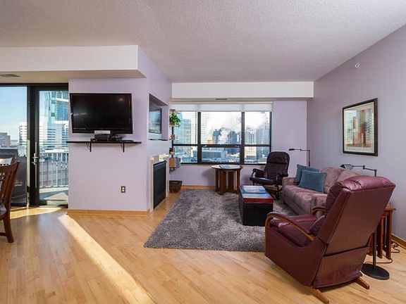 3rd image of 500 Grant St E #1302