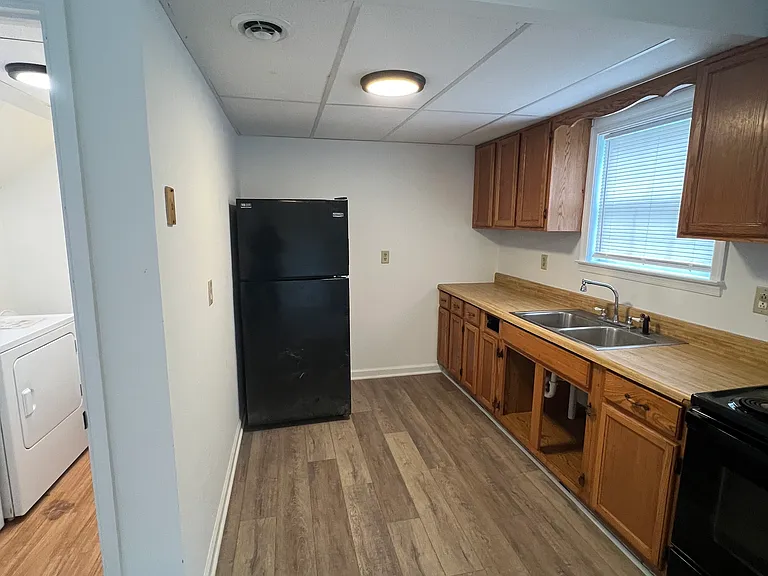 50 Bruce Dr #B — Photo 8