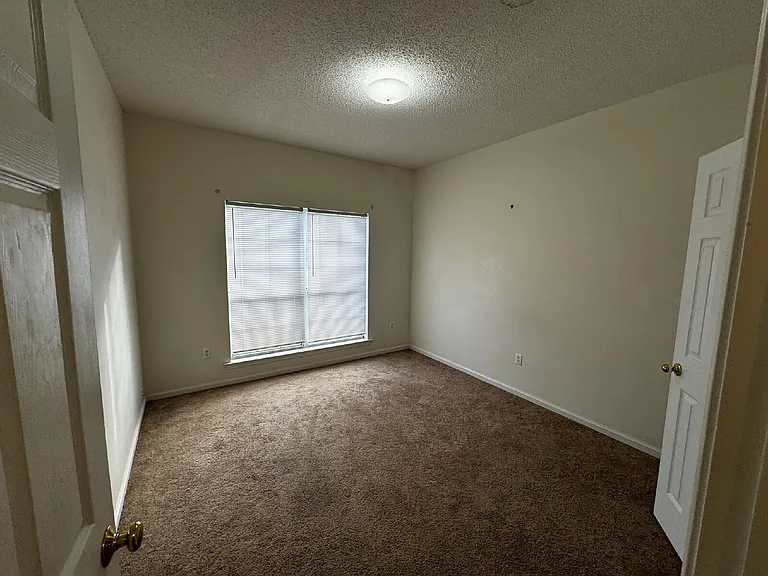 801 Hopeton Ct — Photo 18
