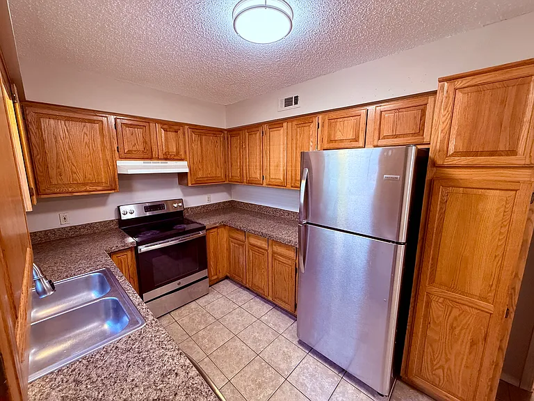 2714 E Kantz Dr — Photo 11