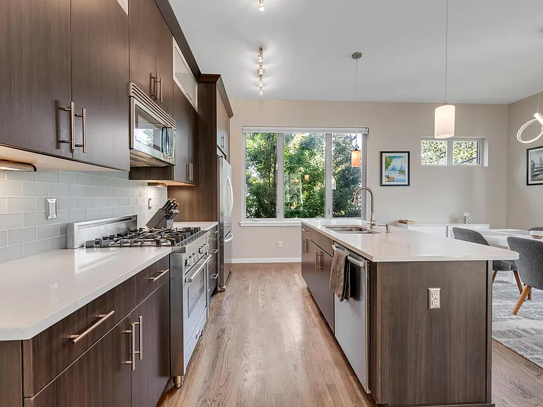 2250 W 31st Ave — Photo 20