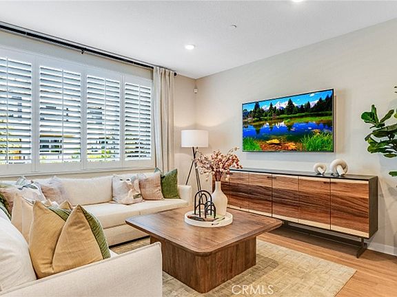 3rd image of 2843 E Amberley Privado