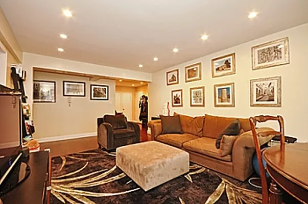 Sold by MNS | media 17