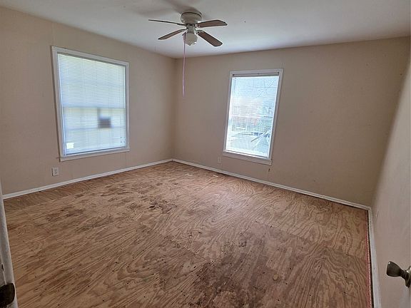 4th image of 1203 N Anglin St