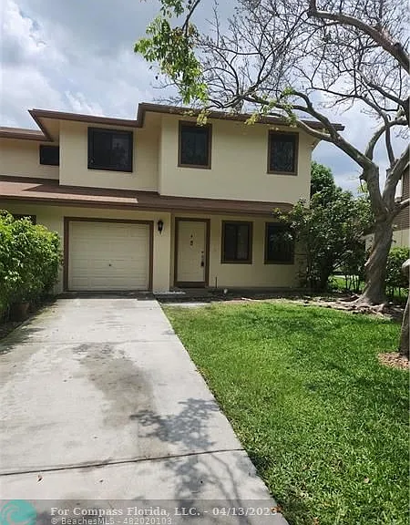 6094 Live Oak Ct #A — Photo 1