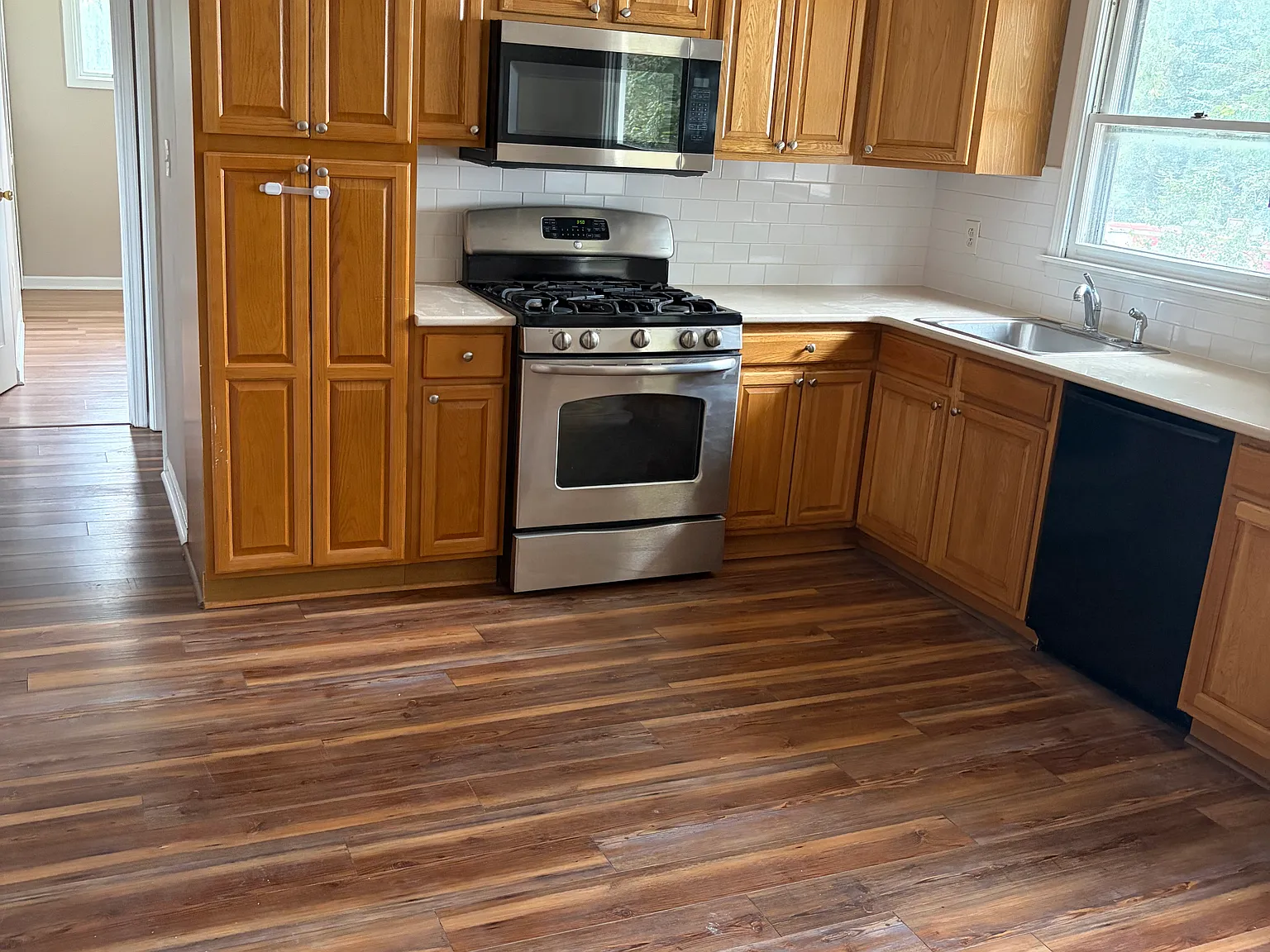 3 bed, 1100 sqft, $1,750 — Photo 2