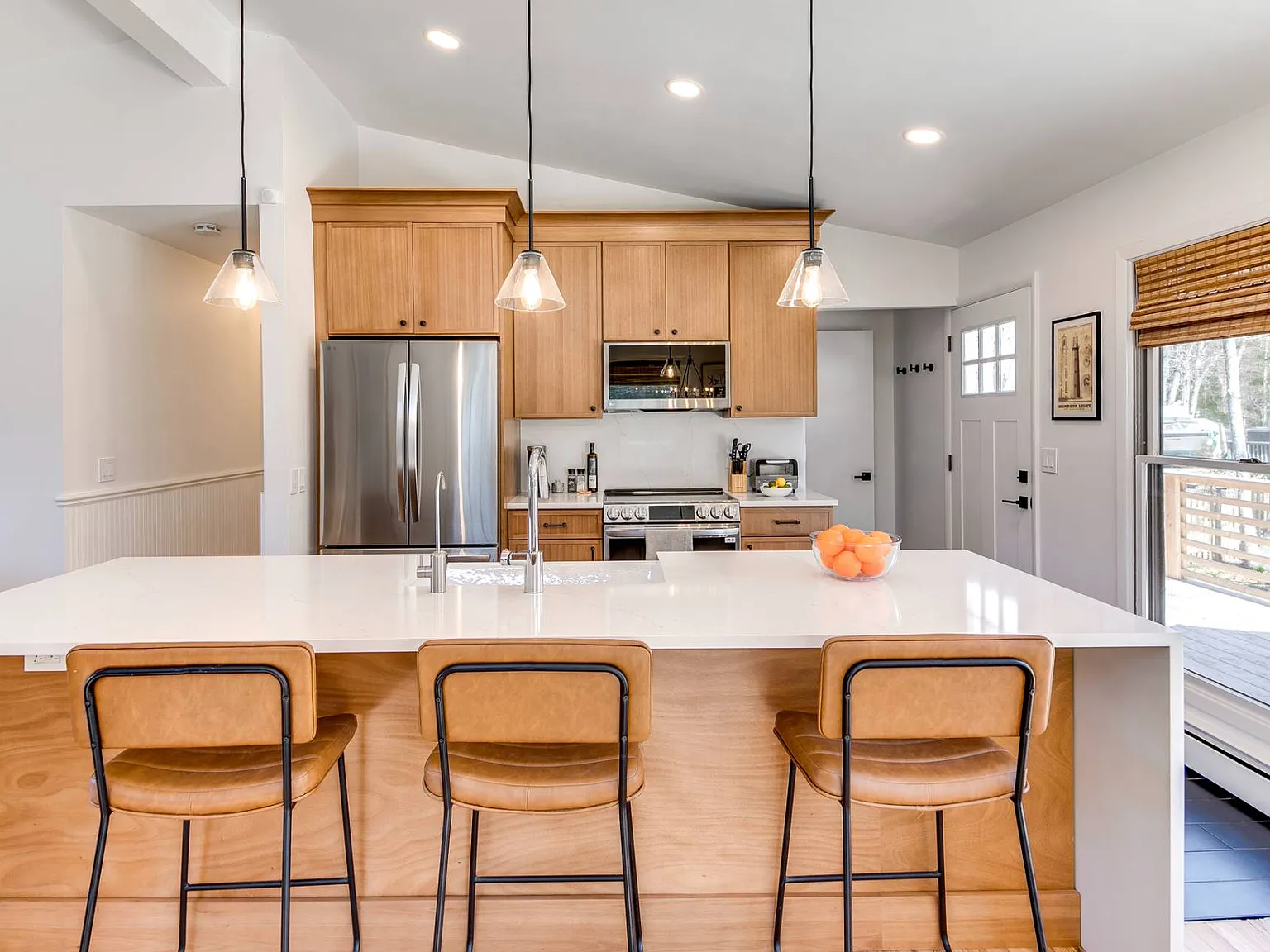 Renovated Retreat In Springs — Photo 3