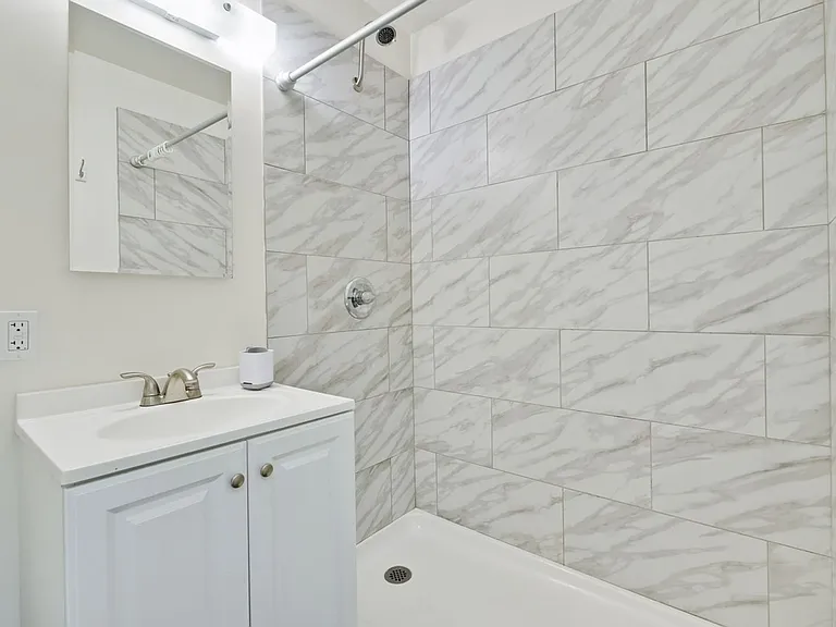 193 Redwood Avenue — Photo 26