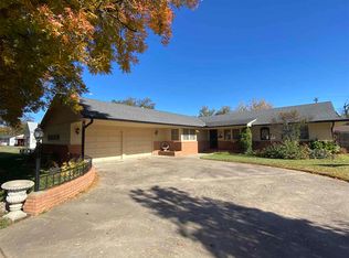 1340 S 2nd St, Blackwell, OK 74631